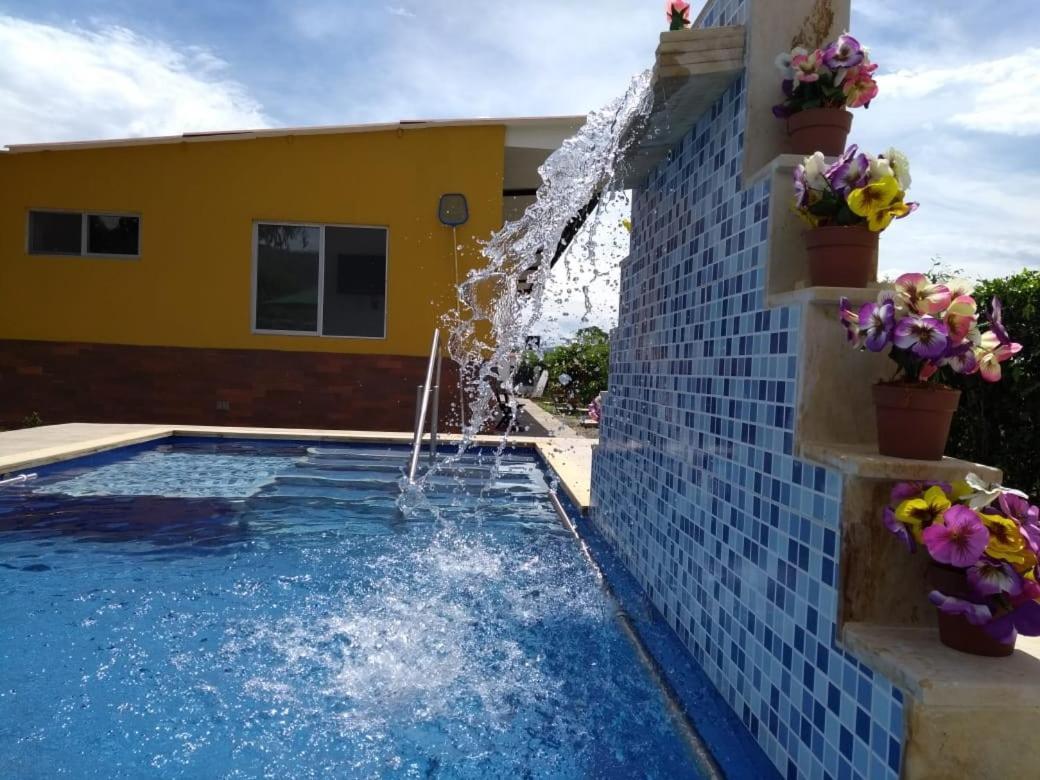 C&H campestre el oasis Bed and Breakfast Ricaurte Exterior foto