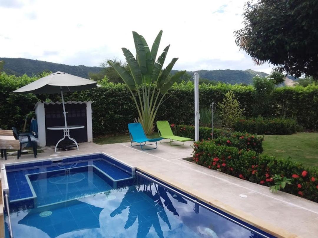 C&H campestre el oasis Bed and Breakfast Ricaurte Exterior foto