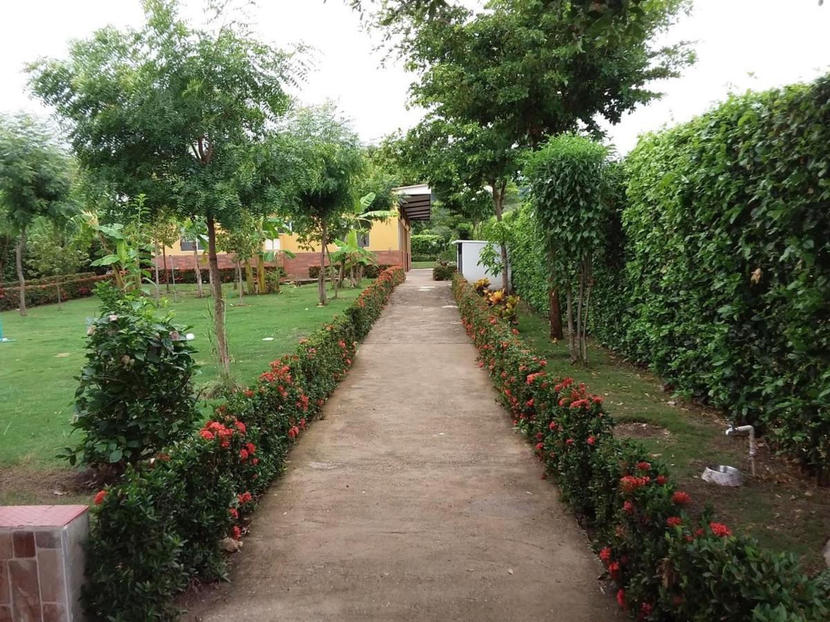 C&H campestre el oasis Bed and Breakfast Ricaurte Exterior foto