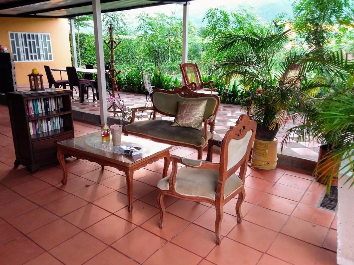 C&H campestre el oasis Bed and Breakfast Ricaurte Exterior foto