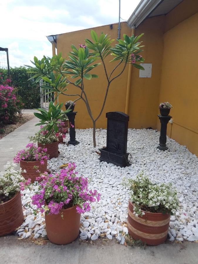 C&H campestre el oasis Bed and Breakfast Ricaurte Exterior foto